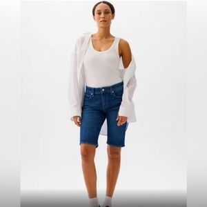 GAP Bermuda shorts- size 4